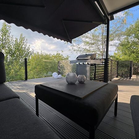 Apartament Pergola House In A Green Oasis With Fantastic View Petrovaradin Zewnętrze zdjęcie
