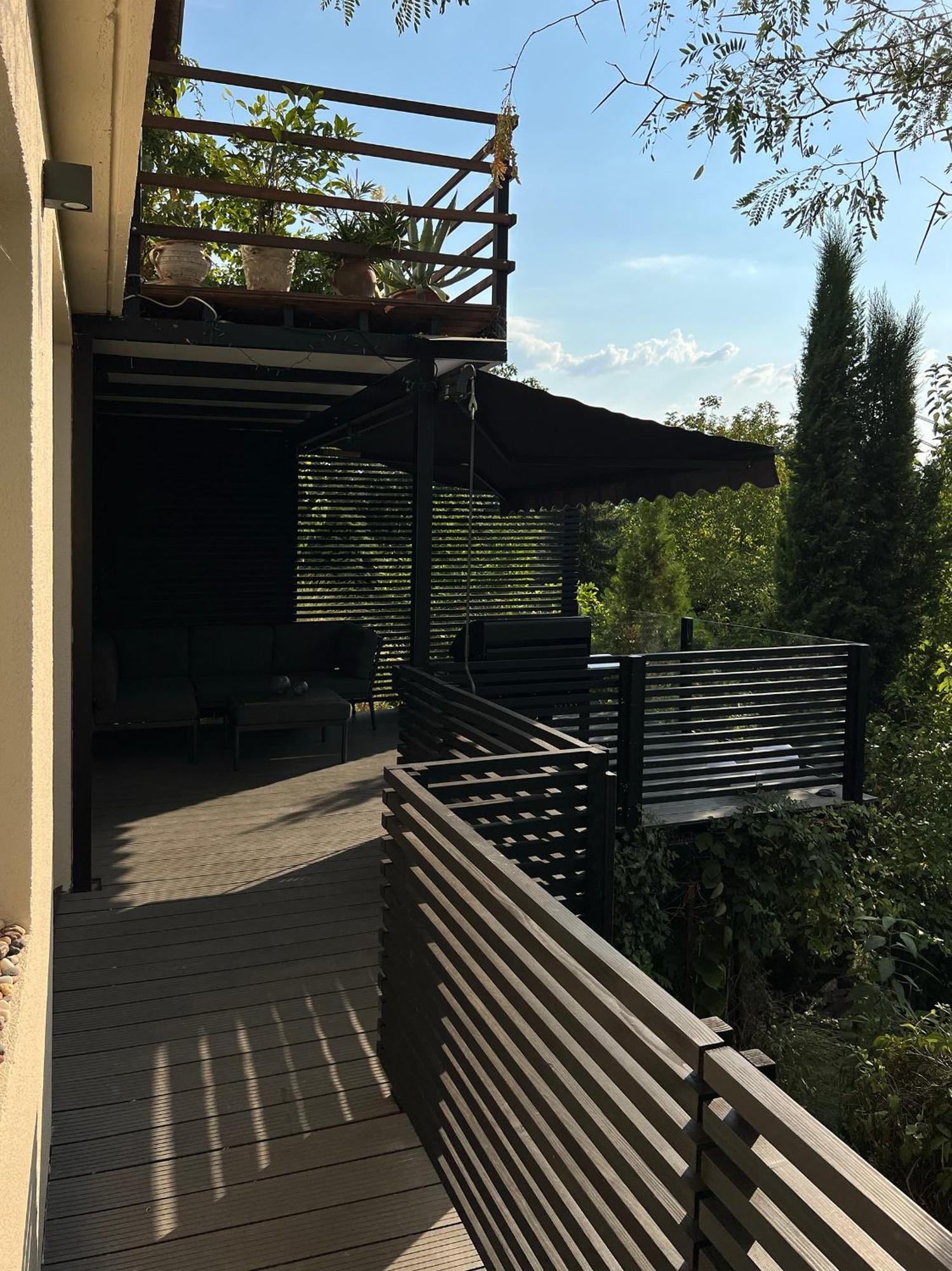 Apartament Pergola House In A Green Oasis With Fantastic View Petrovaradin Zewnętrze zdjęcie